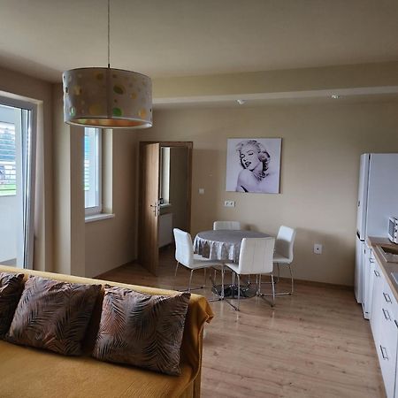 Apartman Greenside Michalovce Eksteriør billede
